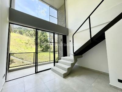 Apartaestudio en Arriendo, Loma Del Escobero, Envigado en Loma Del Escobero