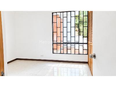 Apartamento de 2 alcobas en venta en San Julian, Medellín, 58 m² · foto 12 de 14