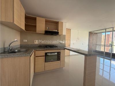 Apartamento en venta en Loma San Jose, Sabaneta · foto 2 de 12