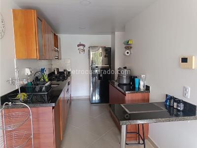 Apartamento de 3 alcobas en venta en Cañaveralejo, Sabaneta, 86 m² · foto 14 de 15