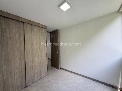 Apartamento en venta en La Cuenca, Envigado · foto 10 de 18