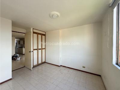 Apartamento en venta en Simon Bolivar, Medellín · foto 4 de 13