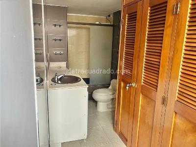 Apartamento en venta en El Poblado, Medellín · foto 8 de 12