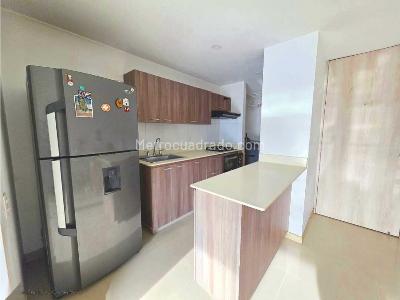 Apartamento de 3 alcobas en venta en Av Las Vegas, Sabaneta, 65 m² · foto 3 de 19