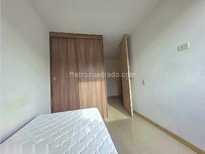 Apartamento de 3 alcobas en venta en Av Las Vegas, Sabaneta, 65 m² · foto 11 de 19