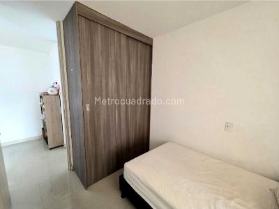 Apartamento de 3 alcobas en venta en Av Las Vegas, Sabaneta, 65 m² · foto 12 de 19