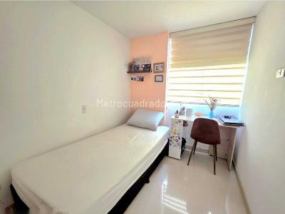 Apartamento de 3 alcobas en venta en Av Las Vegas, Sabaneta, 65 m² · foto 13 de 19