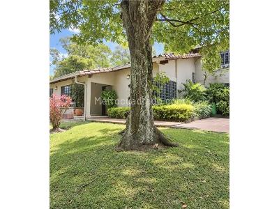 Casa en venta en Loma Benedictinos, Envigado · foto 2 de 7