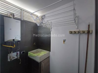 Apartamento de 3 alcobas en arriendo en Loma De Los Bernal, Medellín, 100 m² · foto 13 de 16