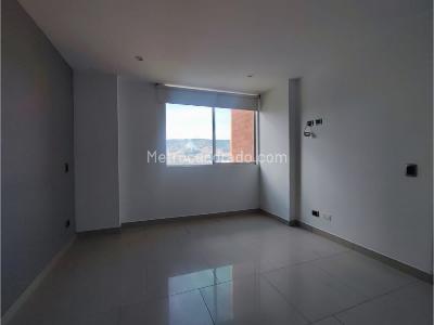 Apartamento de 3 alcobas en arriendo en Loma De Los Bernal, Medellín, 100 m² · foto 4 de 16