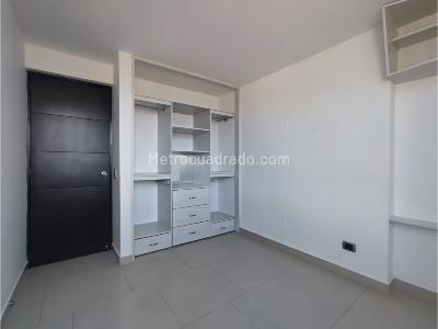 Apartamento de 3 alcobas en arriendo en Loma De Los Bernal, Medellín, 100 m² · foto 7 de 16