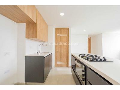Apartamento de 3 alcobas en venta en Ditaires, Itagüí, 70 m² · foto 2 de 17