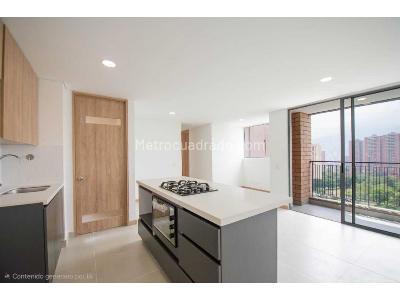 Apartamento de 3 alcobas en venta en Ditaires, Itagüí, 70 m² · foto 4 de 17
