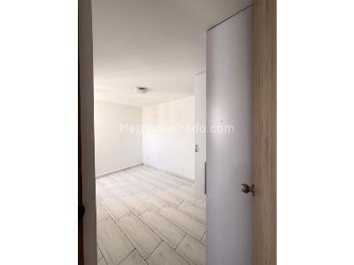 Apartamento de 3 alcobas en venta en Maria Auxiliadora, Sabaneta, 50 m² · foto 12 de 18