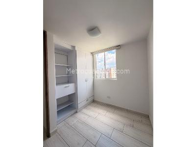 Apartamento de 3 alcobas en venta en Maria Auxiliadora, Sabaneta, 50 m² · foto 6 de 18