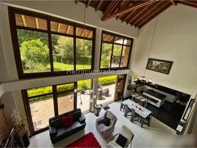 Casa de 4 alcobas en venta en Loma Del Chocho, Envigado, 895 m² · foto 4 de 18