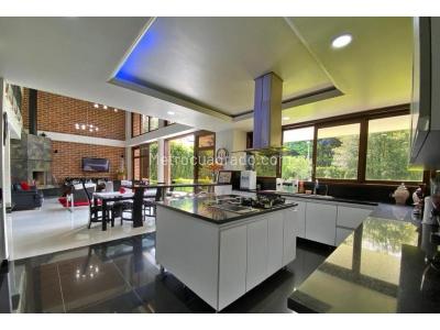 Casa de 4 alcobas en venta en Loma Del Chocho, Envigado, 895 m² · foto 7 de 18