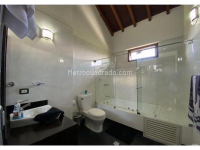 Casa de 4 alcobas en venta en Loma Del Chocho, Envigado, 895 m² · foto 12 de 18