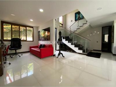 Casa de 4 alcobas en venta en Loma Del Chocho, Envigado, 895 m² · foto 16 de 18