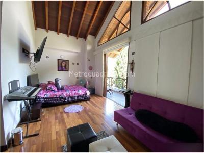 Casa de 4 alcobas en venta en Loma Del Chocho, Envigado, 895 m² · foto 17 de 18