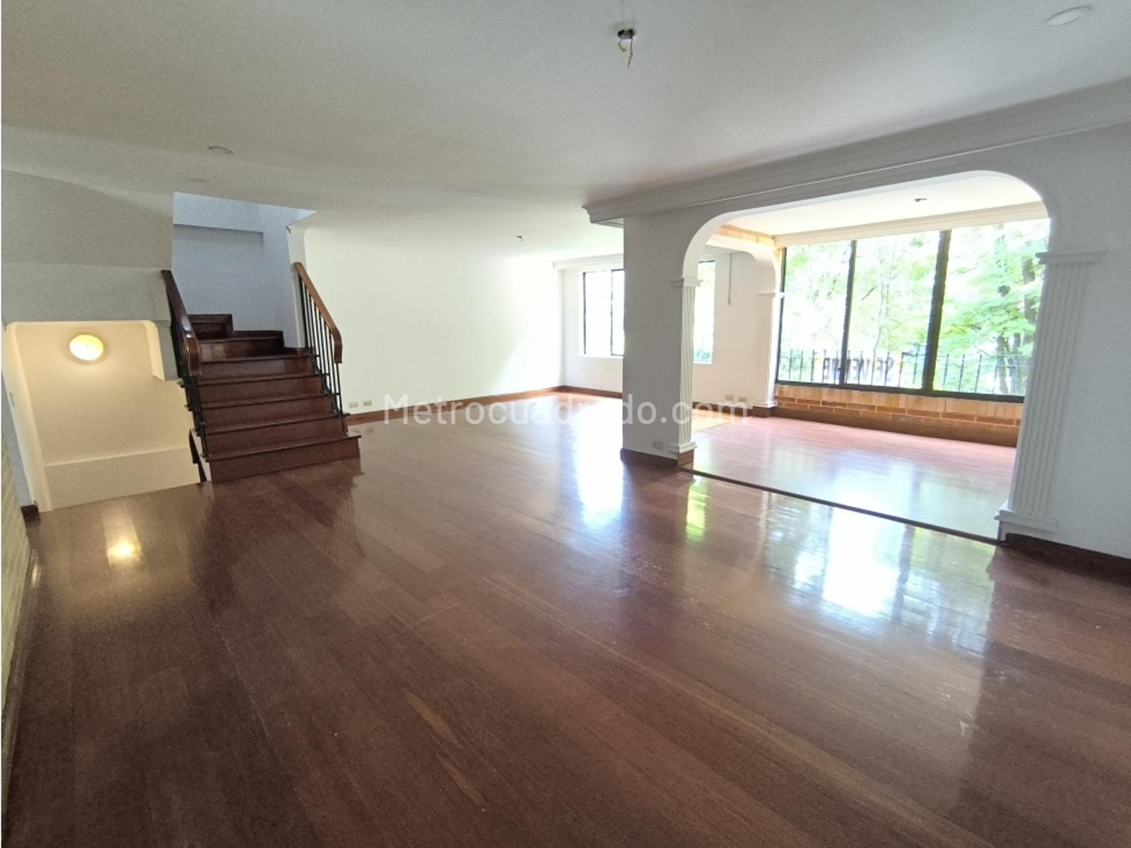 Casa de 4 habitaciones en venta en El Poblado, Medellín — imagen 1 de 20