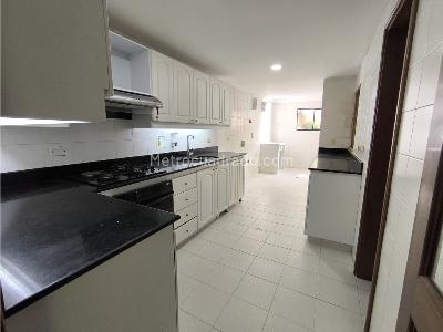 Casa de 4 alcobas en venta en El Poblado, Medellín, 290 m² · foto 5 de 20