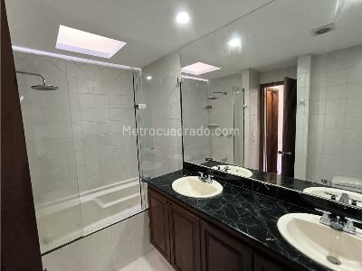 Casa de 4 alcobas en venta en El Poblado, Medellín, 290 m² · foto 12 de 20