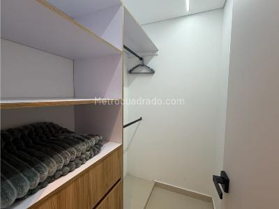 Apartamento de 3 alcobas en venta en Laureles, Medellín, 105 m² · foto 12 de 17