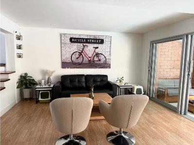 Casa de 3 alcobas en venta en El Poblado, Medellín, 220 m² · foto 2 de 11