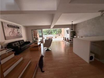 Casa de 3 alcobas en venta en El Poblado, Medellín, 220 m² · foto 3 de 11