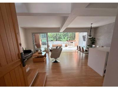 Casa de 3 alcobas en venta en El Poblado, Medellín, 220 m² · foto 5 de 11