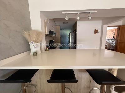 Casa de 3 alcobas en venta en El Poblado, Medellín, 220 m² · foto 8 de 11