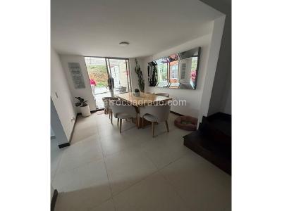 Casa de 4 alcobas en venta en La Doctora, Sabaneta, 137 m² · foto 8 de 8