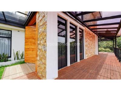 Casa de 3 alcobas en venta en Loma Del Escobero, Envigado, 300 m² · foto 4 de 20