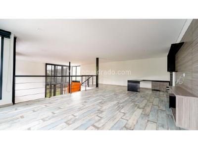 Casa de 3 alcobas en venta en Loma Del Escobero, Envigado, 300 m² · foto 10 de 20