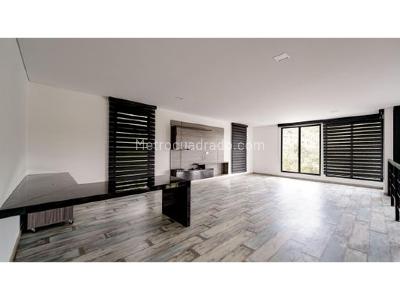 Casa de 3 alcobas en venta en Loma Del Escobero, Envigado, 300 m² · foto 11 de 20