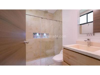 Casa de 3 alcobas en venta en Loma Del Escobero, Envigado, 300 m² · foto 18 de 20