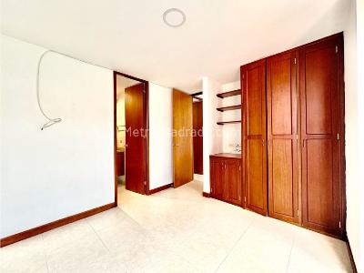Apartamento de 3 alcobas en venta en El Poblado, Medellín, 130 m² · foto 16 de 20