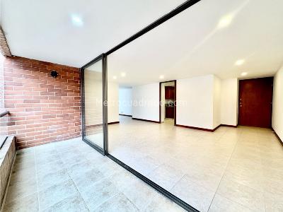 Apartamento de 3 alcobas en venta en El Poblado, Medellín, 130 m² · foto 3 de 20