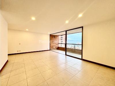 Apartamento de 3 alcobas en venta en El Poblado, Medellín, 130 m² · foto 4 de 20