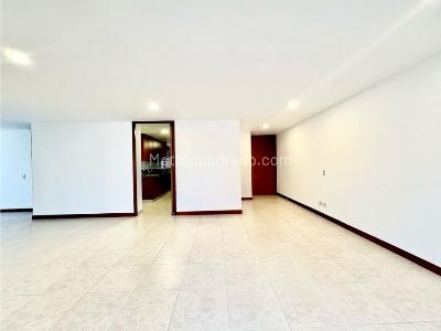 Apartamento de 3 alcobas en venta en El Poblado, Medellín, 130 m² · foto 8 de 20