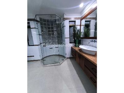 Casa de 5 alcobas en venta en Loma De San Jose, Sabaneta, 354 m² · foto 11 de 20