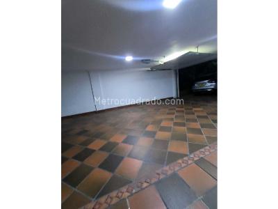 Casa de 5 alcobas en venta en Loma De San Jose, Sabaneta, 354 m² · foto 13 de 20