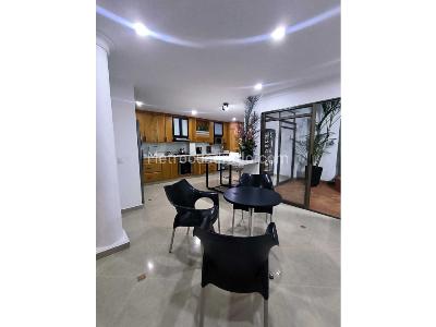Casa de 5 alcobas en venta en Loma De San Jose, Sabaneta, 354 m² · foto 2 de 20