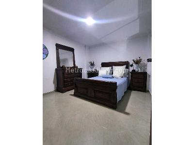Casa de 5 alcobas en venta en Loma De San Jose, Sabaneta, 354 m² · foto 9 de 20