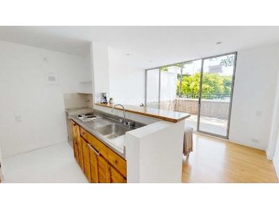 Apartaestudio en venta en El Poblado, Medellín, 49 m² · foto 2 de 17