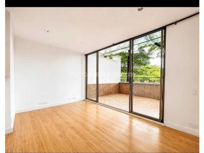Apartaestudio en venta en El Poblado, Medellín, 49 m² · foto 3 de 17