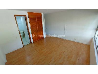 Apartaestudio en venta en El Poblado, Medellín, 49 m² · foto 14 de 17