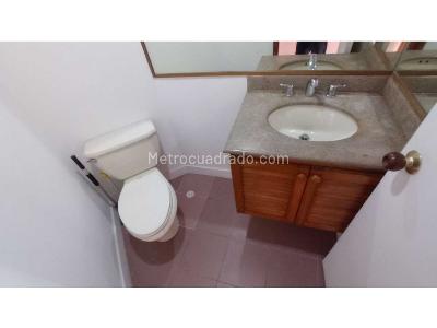 Apartaestudio en venta en El Poblado, Medellín, 49 m² · foto 16 de 17