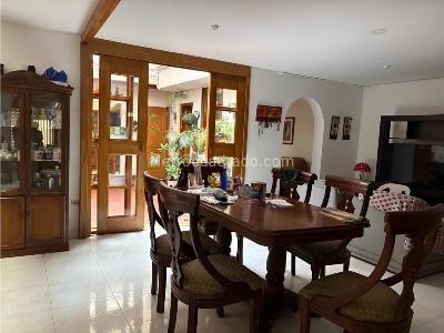 Casa de 4 alcobas en venta en Simon Bolivar, Medellín, 300 m² · foto 2 de 14